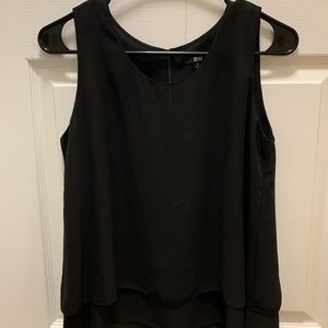 Uniqlo black top